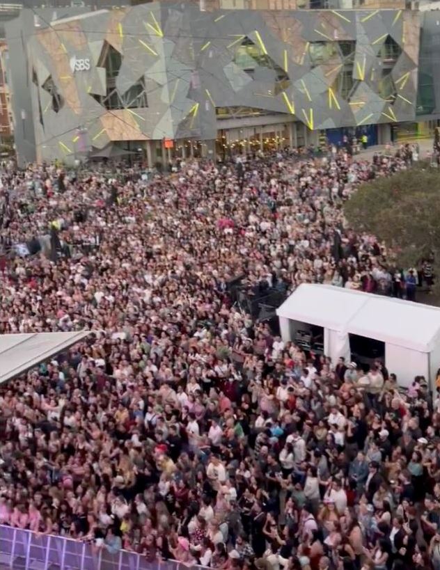 Taylor Sheesh, a Filipina drag queen, delivered an electrifying performance at Melbourne's Federation Square, paying tribute to Taylor Swift. Image credit: @heyyymacyou/Instagram