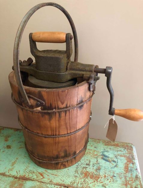 Old-style ice cream makers: a journey into the evolution and fading of traditional ice cream making 3