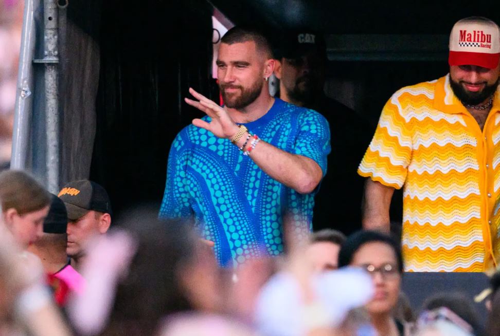 Travis Kelce parties at Vegas club after brief trip to see Taylor Swift's show 1