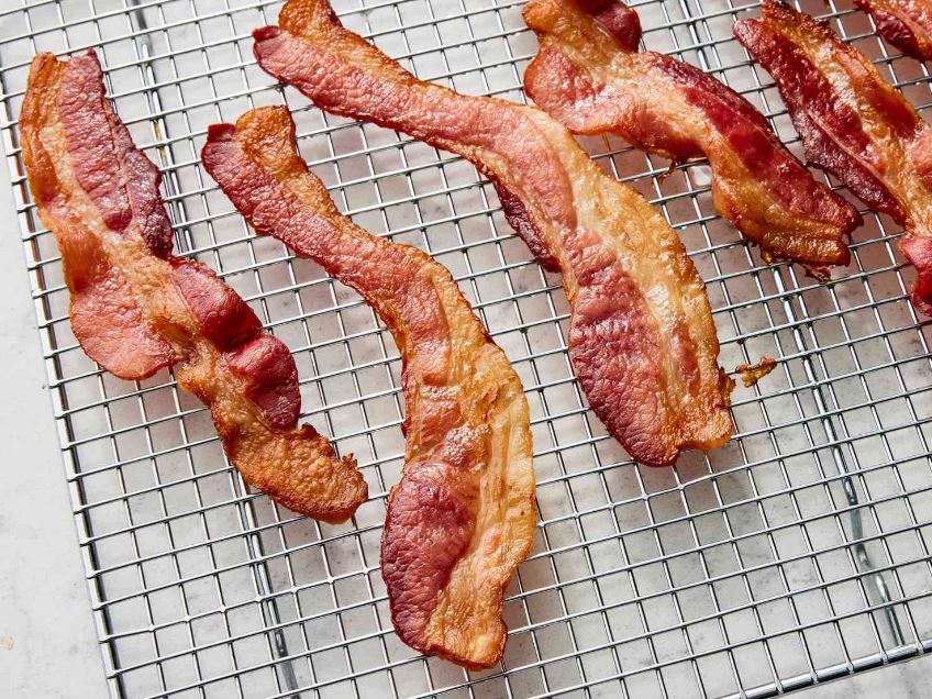 Scientists reveal that a number of American kids believe hot dogs and bacon come from plant 2