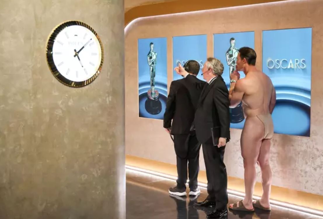 Behind-the-scenes pictures reveal whether John Cena undressed at the Oscars stage 3
