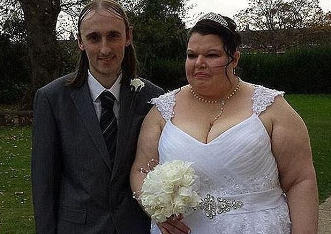 'World's most jealous woman' forced husband to take lie detector test every time he came home 1