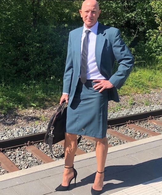 Straight dad proudly wears skirts and heels to prove clothes have no gender 1