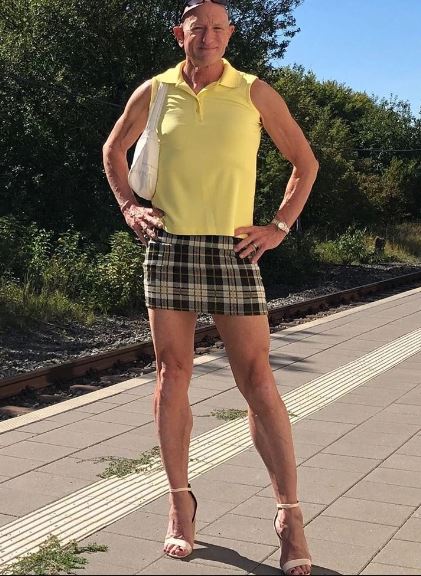 Straight dad proudly wears skirts and heels to prove clothes have no gender 3