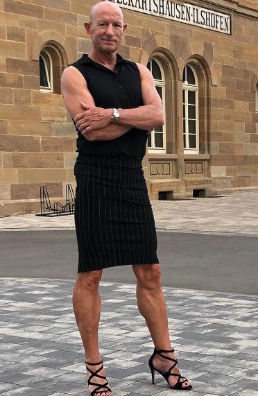 Straight dad proudly wears skirts and heels to prove clothes have no gender 4
