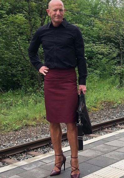 Straight dad proudly wears skirts and heels to prove clothes have no gender 6