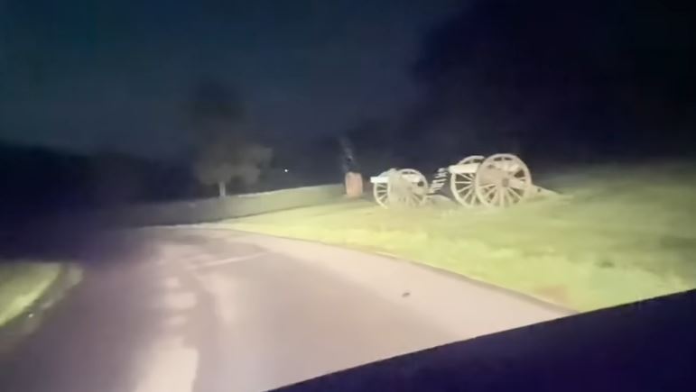 Man stunned after captured 'ghost soldiers' running across road at Gettysburg 3