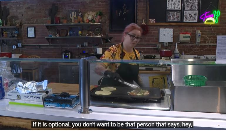 New 'kitchen fee' at restaurants infuriates customers 4