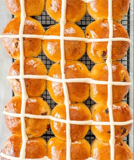 Why hot cross buns are eaten on Good Friday 5