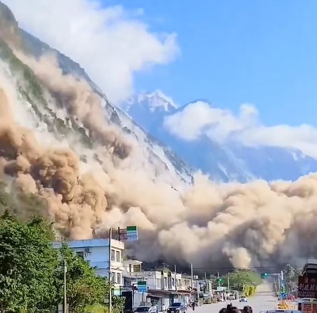 Massive earthquakes collapsing buildings and causing landslides in Taiwan 1