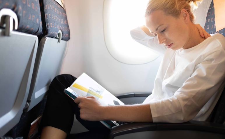 People are just realizing why you should never wear leggings on a plane 2