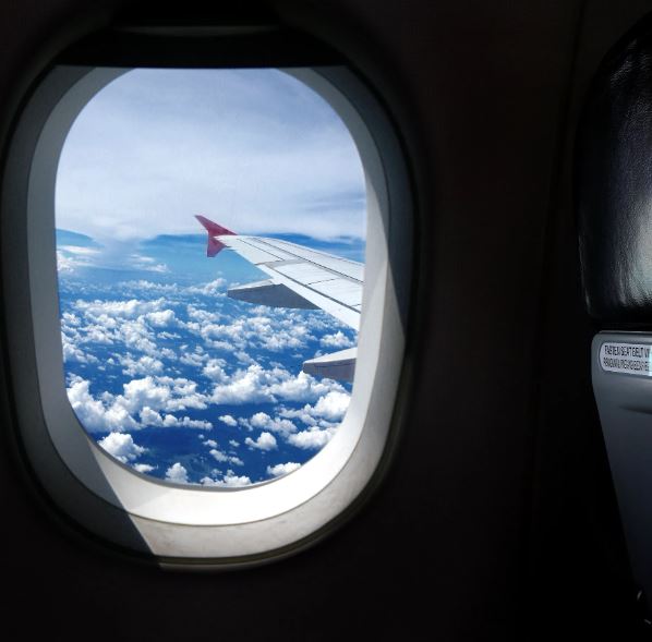 People are just realizing why plane windows are round 4