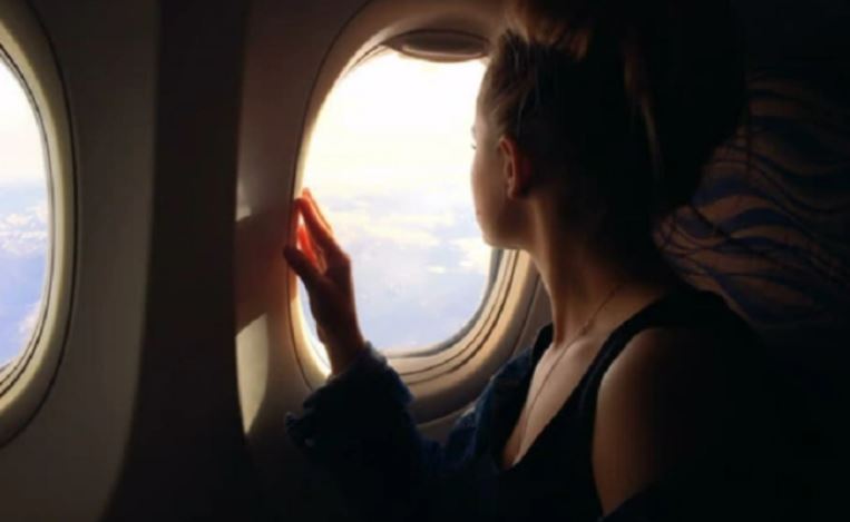 People are just realizing why plane windows are round 6