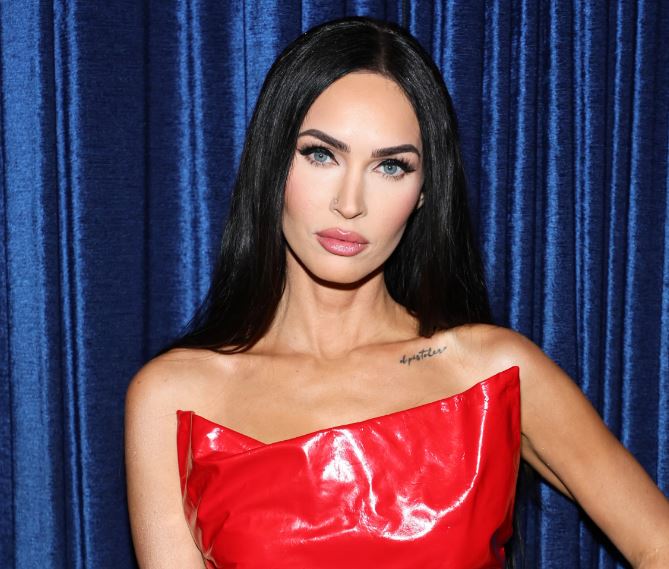 Megan Fox has issued some advice for women following the end of her engagement to MGK 6