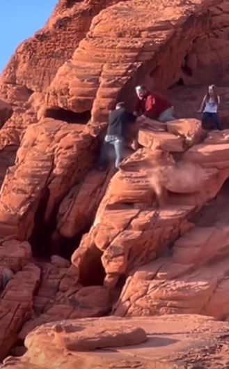 Tourist destroy 'beautiful' rock formation at National Park 3