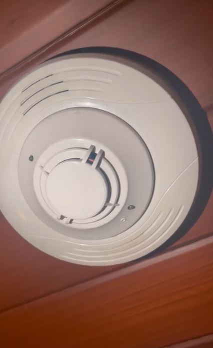  Flight attendant reveals how to spot hidden spy cameras in hotel room security 4
