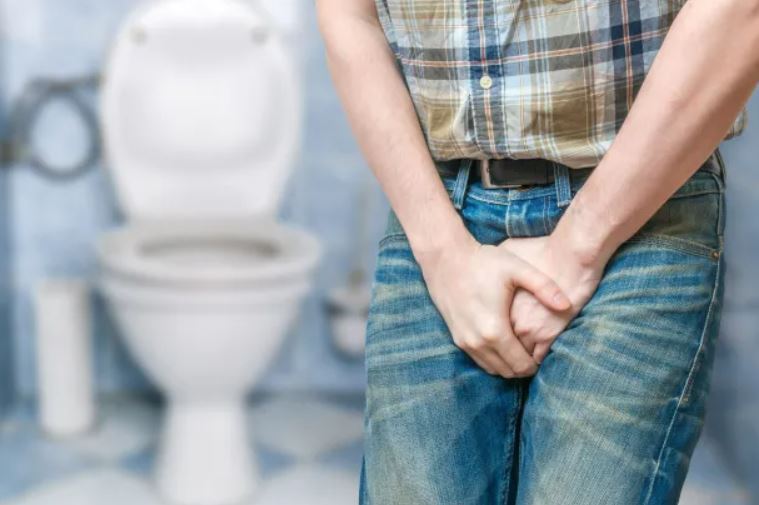 Urology doctor reveal why men in the US are urinating incorrectly 3