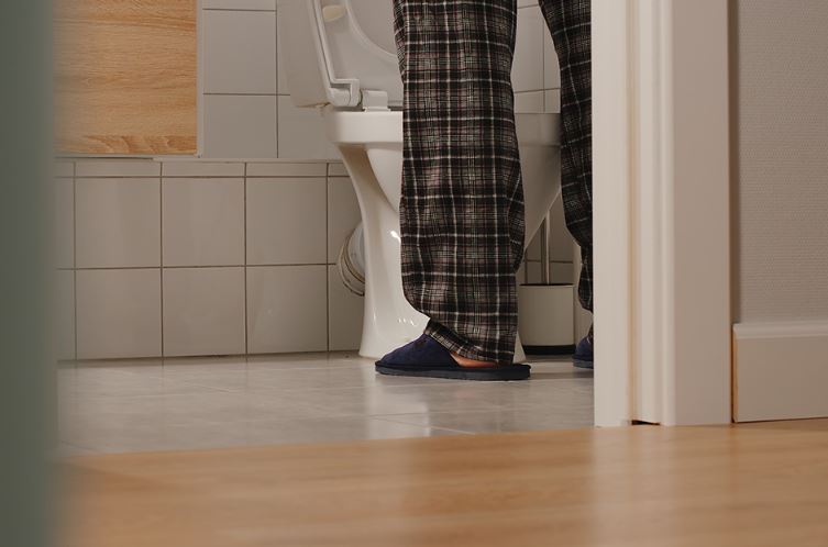 Urology doctor reveal why men in the US are urinating incorrectly 1