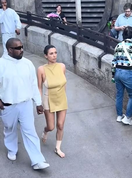 Disneyland criticized after allowing Kanye West's Wife, Bianca Censori to go barefoot at the theme park 1
