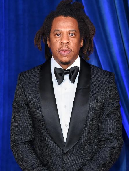 Jay-Z sparks debate after tipping $11,000 on $91,000 bar bill 3