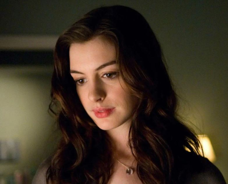Anne Hathaway recalls chemistry test that required kissing 10 men to find prospective co-stars 3