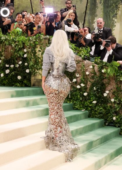 Kim Kardashian's 'unhealthy' Met Gala Dress raises concerns about her health 5