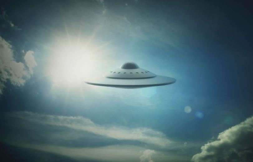 Top scientist reveals how and when wen we'll likely hear from aliens 2