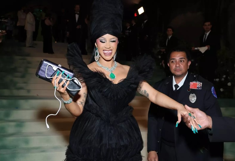 Cardi B fans concerned about her safety after leak phone screen Met Gala livestream 3