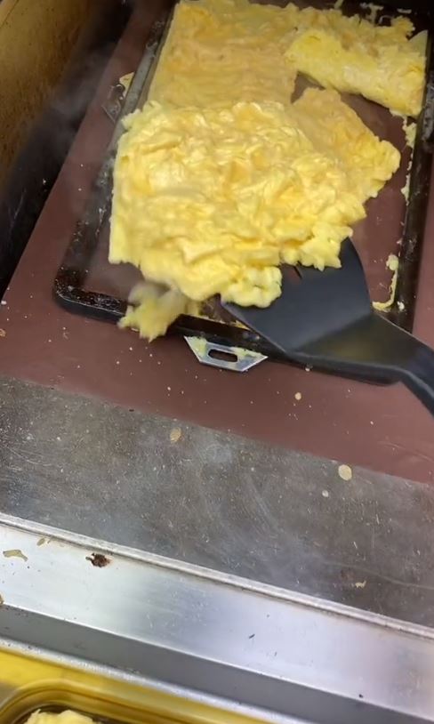 In a viral video, a Tikoker revealed the process of making scrambled eggs, gained the attention. Image Credits: @kallme.yaniii/Tiktok