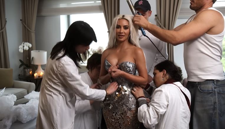  Kim Kardashian struggles to breathe in controversial Met Gala look 8