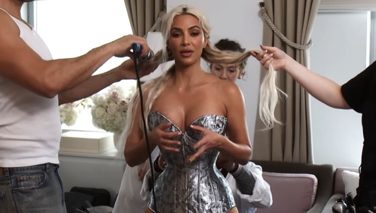  Kim Kardashian struggles to breathe in controversial Met Gala look 5