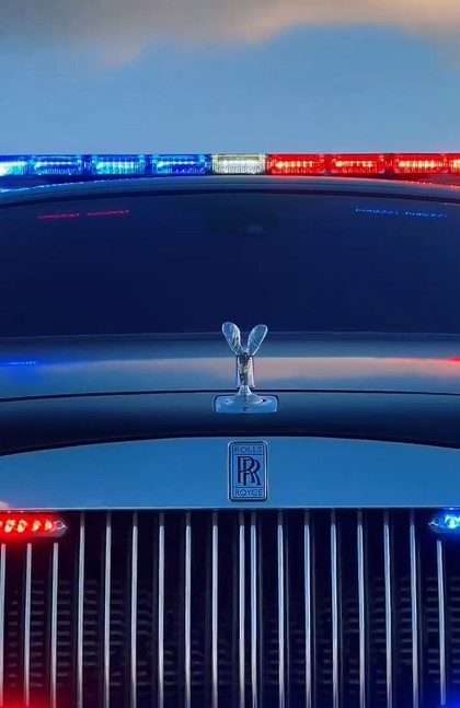 Miami Beach Police Department recruits employees with $250,000 Rolls-Royce patrol car 5