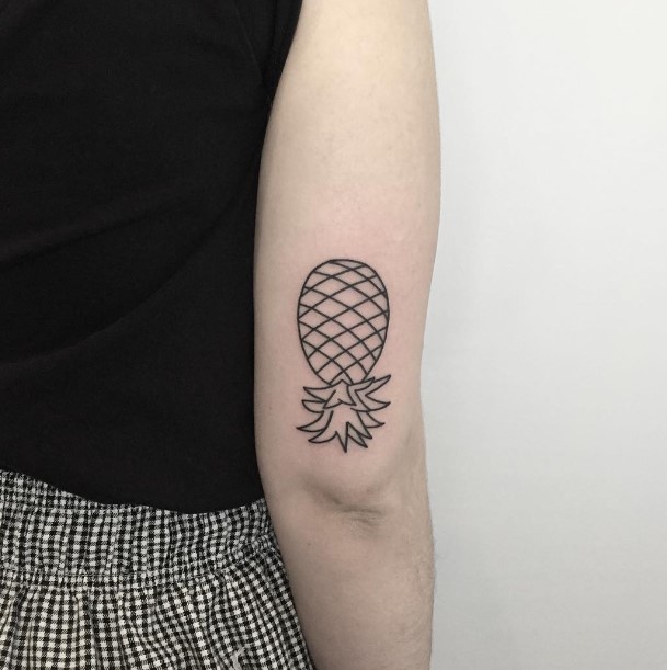 People lost their mind after discovering true meaning of pineapple tattoo 6