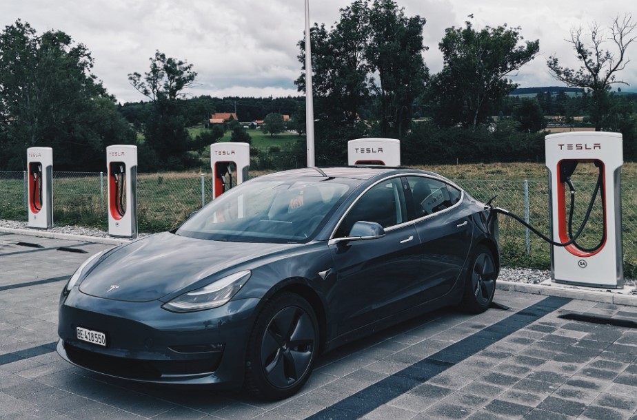 Tesla driver shares their electric bill, revealing in incredible savings over six months  3