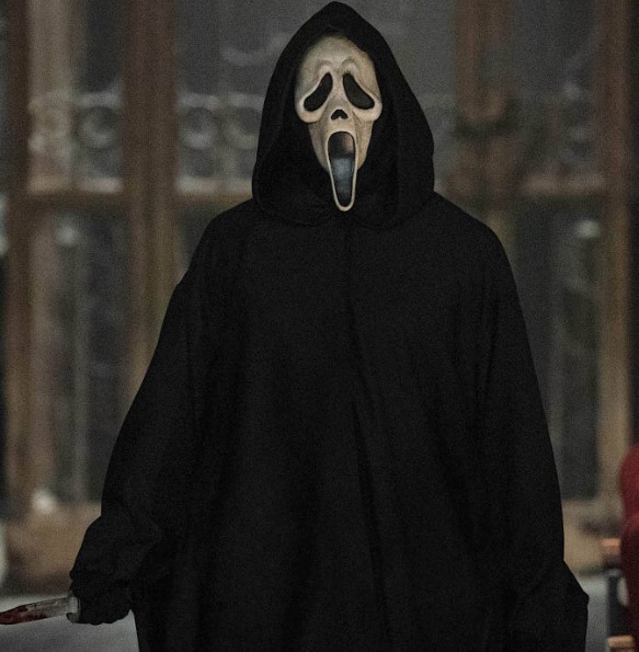 Peopla can't believe after discovering the mysterious voice behind Scream's 'Ghostface'  6