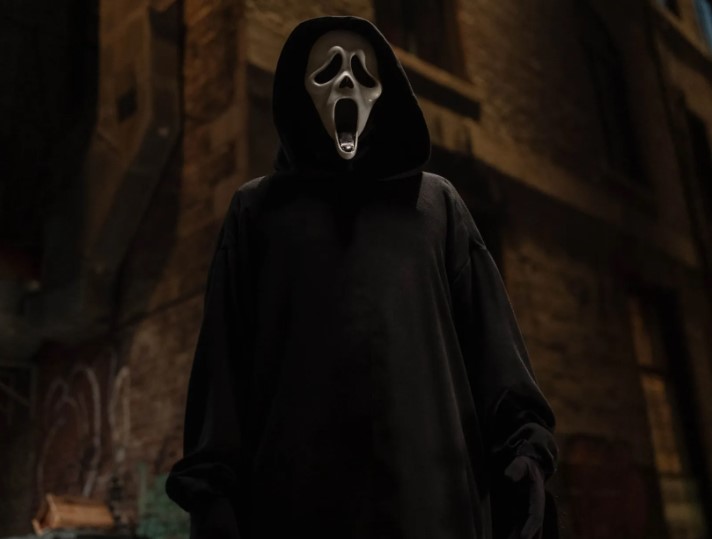 Peopla can't believe after discovering the mysterious voice behind Scream's 'Ghostface'  1
