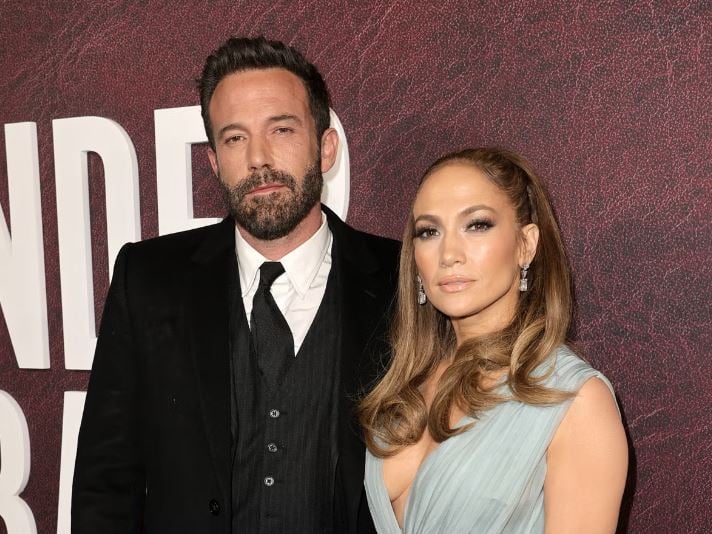 Ben Affleck was spotted outside his rental home amid split rumors with Jennifer Lopez 6