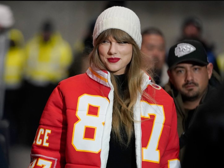 Taylor Swift sparks debate after tipping $100 for Bills Stadium employee 3