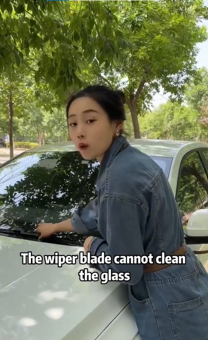 People are just spotting the hidden button to fix wiper blades  1