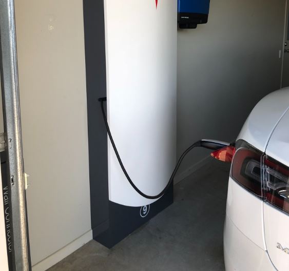 Tesla owners place wet towels on supercharger handles to boost charge speeds 8