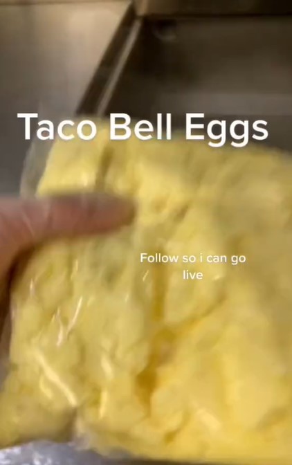 In other viral videos, the employee reveals Taco Bell's egg-cooking method, which has shocked viewers.  Image Credits: @howfoodismade/Tiktok