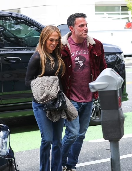 Jennifer Lopez and Ben Affleck sell their $60 Million home amid divorce rumors 3