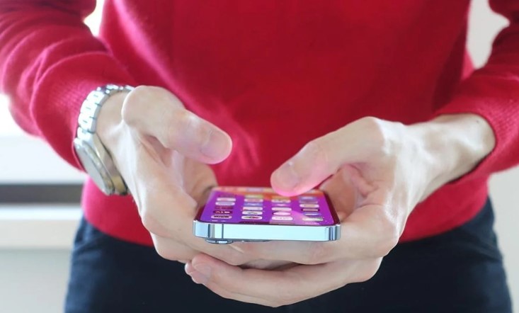 Iphone user reveals the hidden keyboard button that no one's used, making everything easier 3