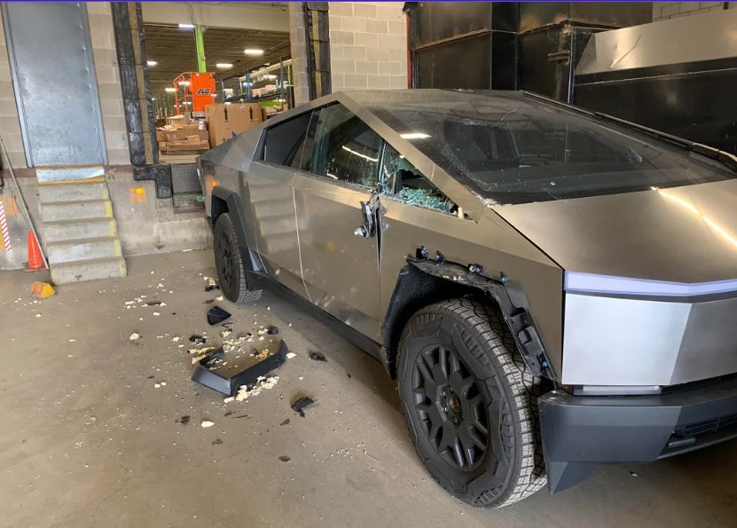 Tesla Cybertruck owner shoots bullets at his truck to prove its intact condition 7
