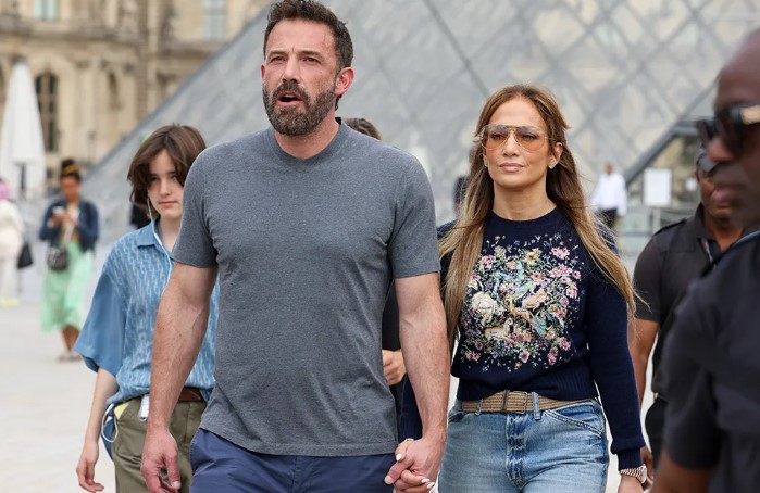 Ben Affleck spotted smiling with ex-wife Jennifer Garner amid rumors of Jennifer Lopez's divorce 7