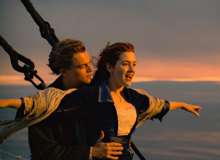 Kate Winslet opens up about the iconic Titanic kiss with Leonardo DiCaprio 3