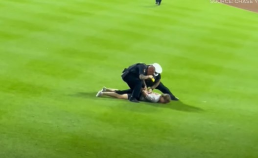 The streaker ran onto the field during the ninth inning. Image Credits: Twitter