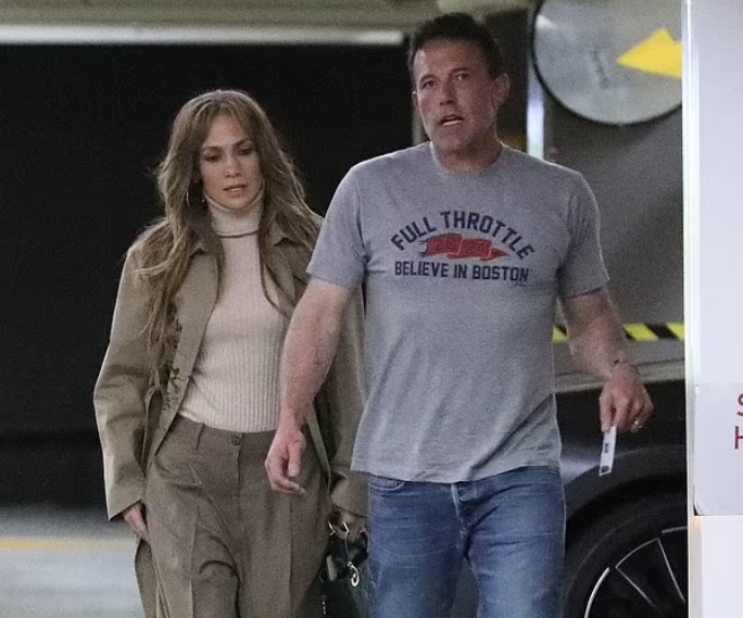  Jennifer Lopez celebrates Father's Day with a message to Ben Affleck amid divorce speculations 7
