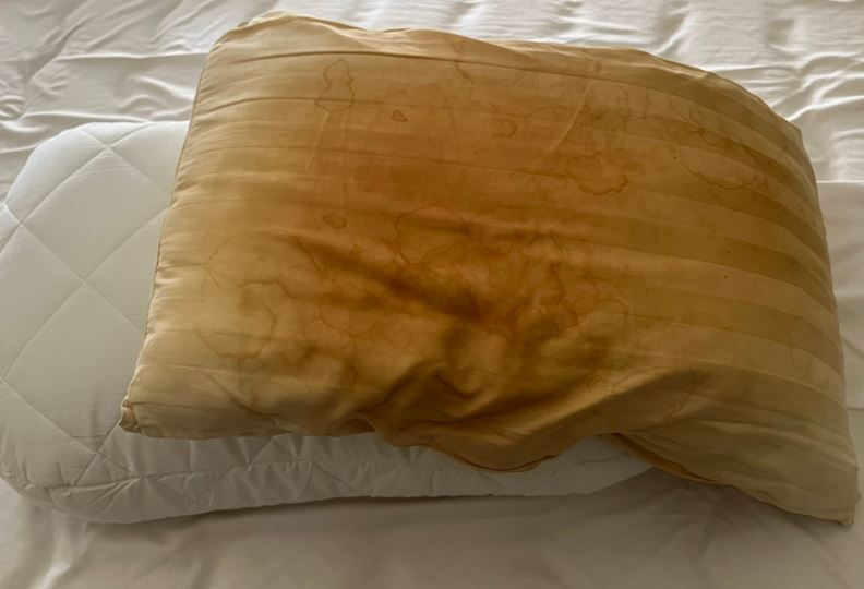 Yellowed pillows sparks debate, but why so many people love their old pillows 3