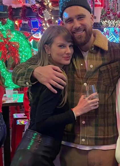  Travis Kelce opens up about romance with Taylor Swift 2